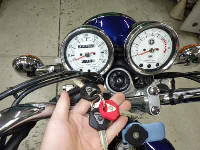 Yamaha SR400 2022