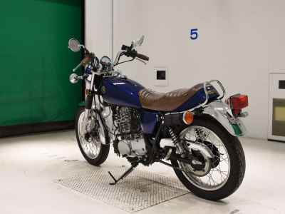Yamaha SR400 2022