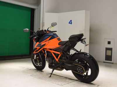 KTM 1290 Super Duke R 2021