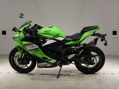 Kawasaki Ninja 400 2025