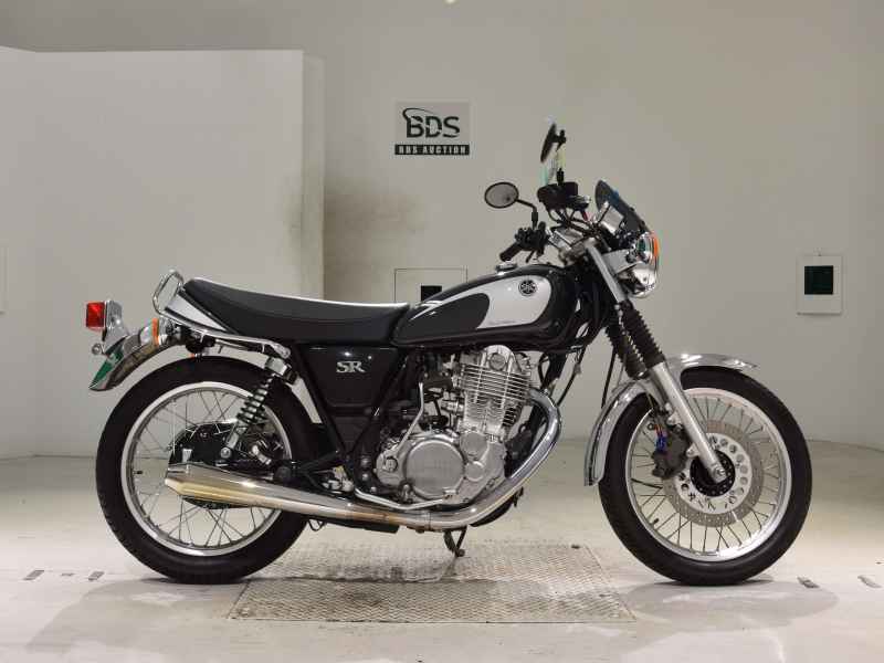 Yamaha SR400 2021