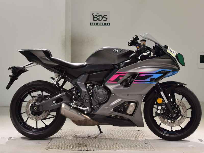Yamaha YZF-R7 2021
