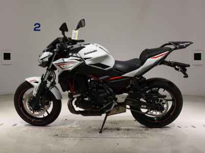 Kawasaki Z650 2021