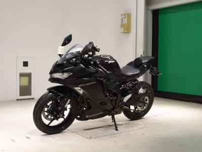 Kawasaki Ninja ZX-25R 2022