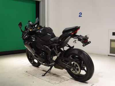 Kawasaki Ninja ZX-25R 2022