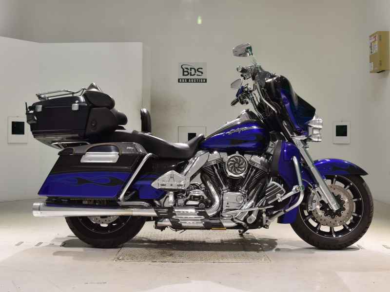 Harley-Davidson Street Glide FLHXS1870 2011