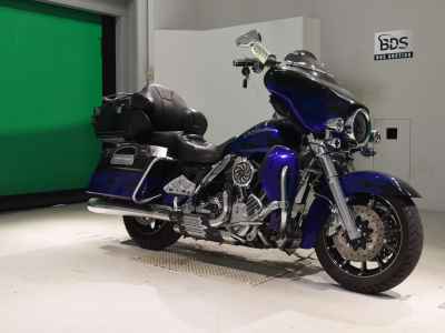 Harley-Davidson Street Glide FLHXS1870 2011