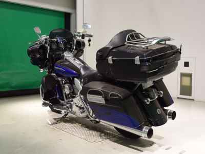 Harley-Davidson Street Glide FLHXS1870 2011