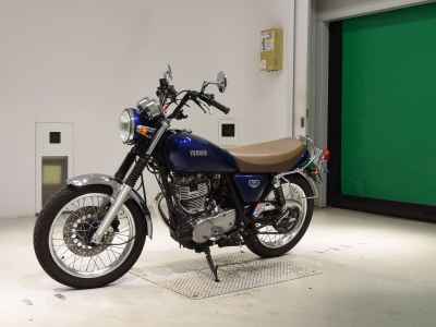 Yamaha SR400 2021