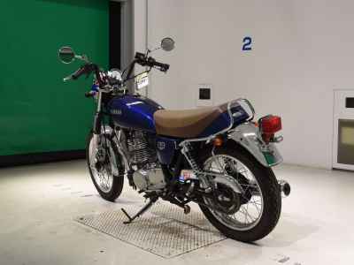Yamaha SR400 2021