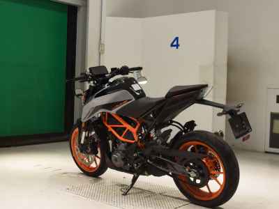 KTM 390 Duke 2021