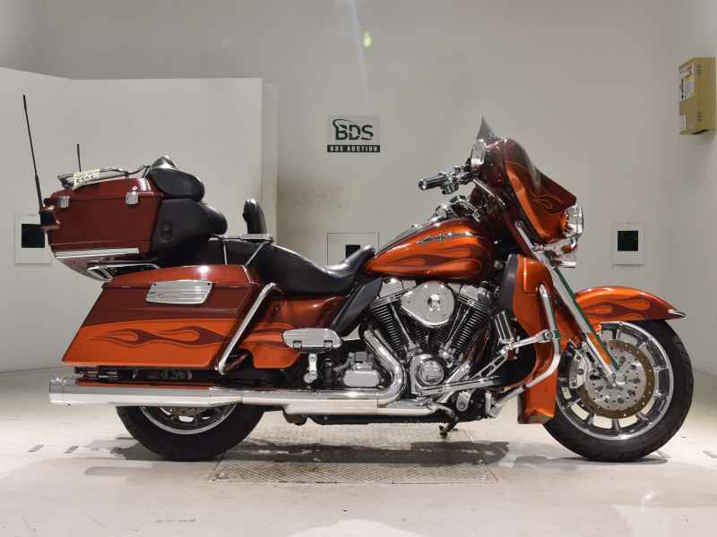 Harley-Davidson FLHTCUSE1800 CVO 2010