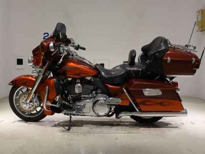 Harley-Davidson FLHTCUSE1800 CVO 2010