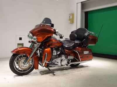 Harley-Davidson FLHTCUSE1800 CVO 2010