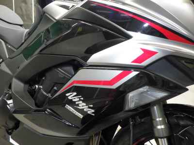 Kawasaki Ninja 1000SX 2025