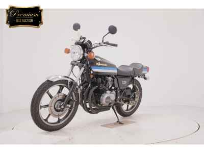 Kawasaki Z400J 2025