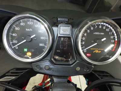 Honda CB400 Super Boldor 2025