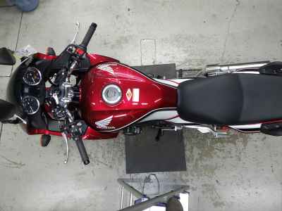 Honda CB400 Super Boldor 2025