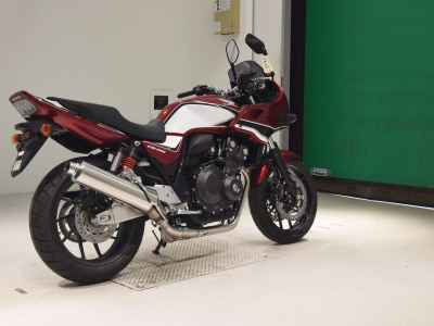 Honda CB400 Super Boldor 2025