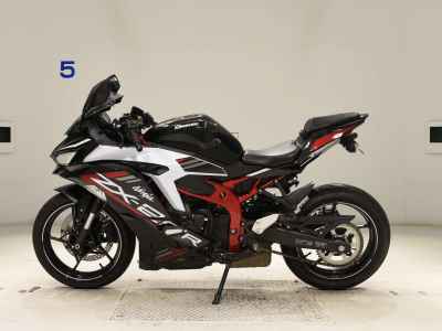 Kawasaki Ninja ZX-25R 2021
