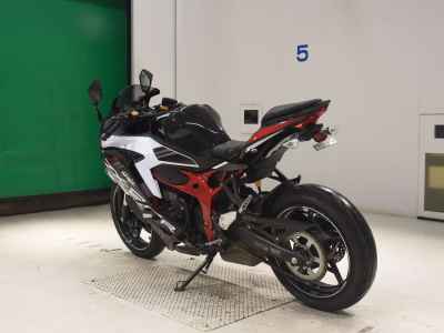 Kawasaki Ninja ZX-25R 2021