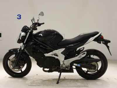 Suzuki Gladius SFV400 2010