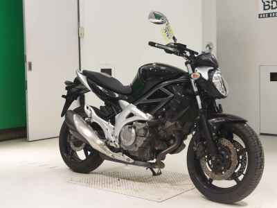 Suzuki Gladius SFV400 2010