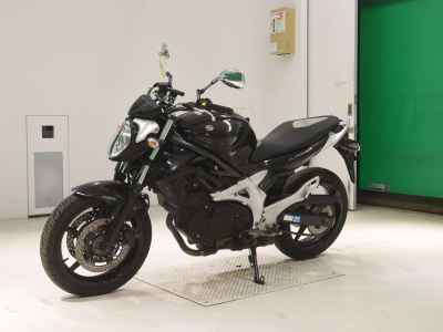 Suzuki Gladius SFV400 2010