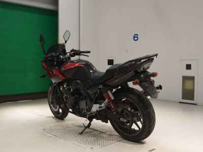 Honda CB400 Super Boldor 2015