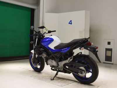 Suzuki Gladius SFV400 2014