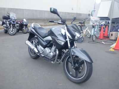 Suzuki GSR250