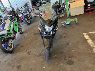 Suzuki GSR250S