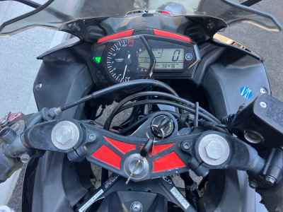 Yamaha YZF-R25 2015