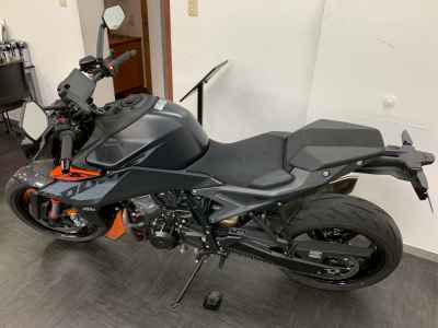 KTM 990 Duke 2024