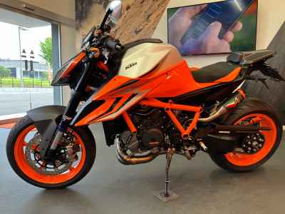 KTM 1290 Super Duke R 2022