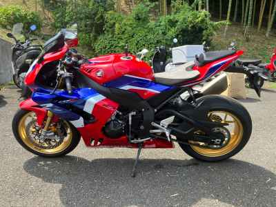 Honda CBR1000RR-R FB SP 2023