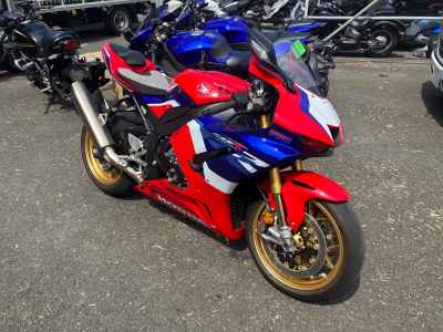 Honda CBR1000RR-R FB SP 2023