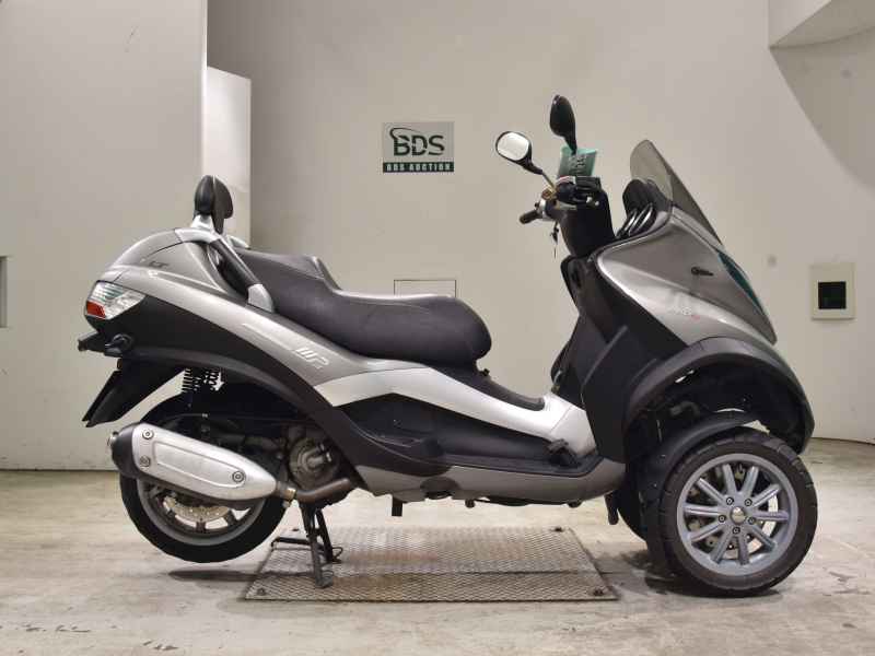 Piaggio MP3 250