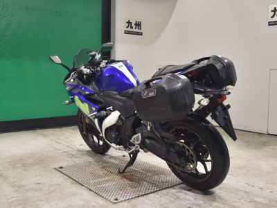 Yamaha YZF-R25 2016