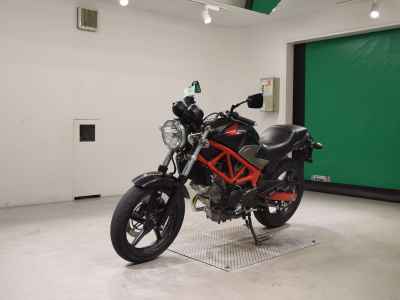 Honda VTR250 2011