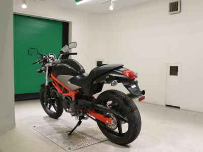 Honda VTR250 2011