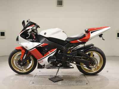 Yamaha YZF-R1