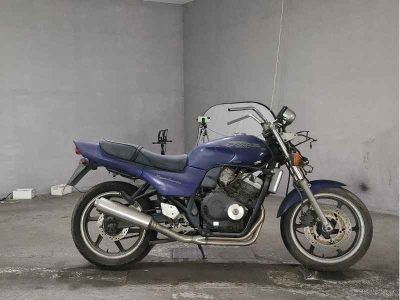 Honda CB250 Jade