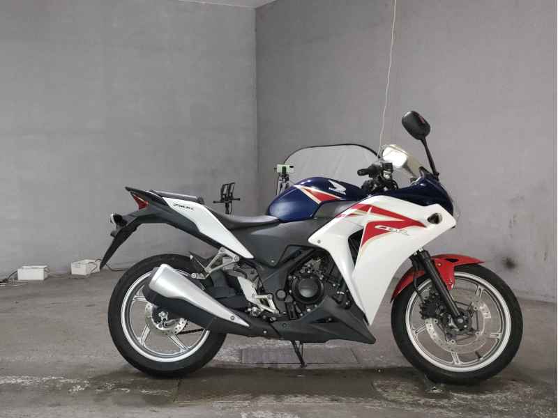 Honda CBR250R 2011