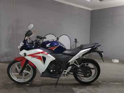 Honda CBR250R 2011
