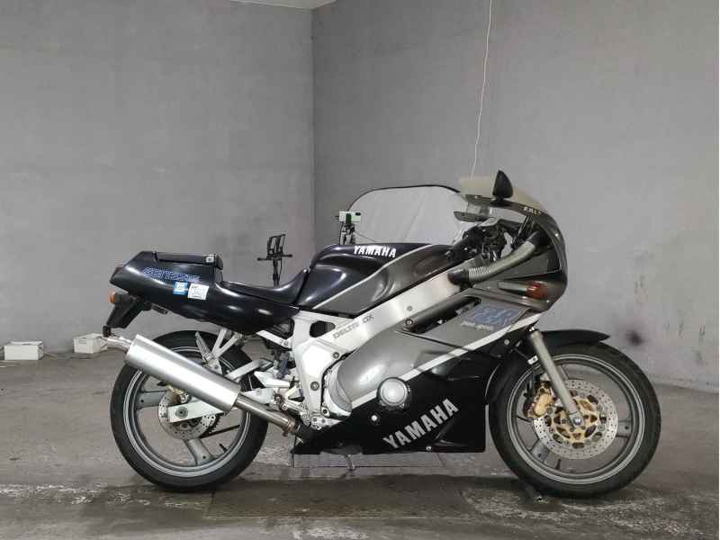 Yamaha FZR400