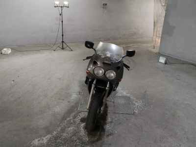Yamaha FZR400