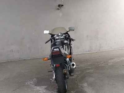 Yamaha FZR400