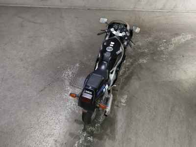 Yamaha FZR400