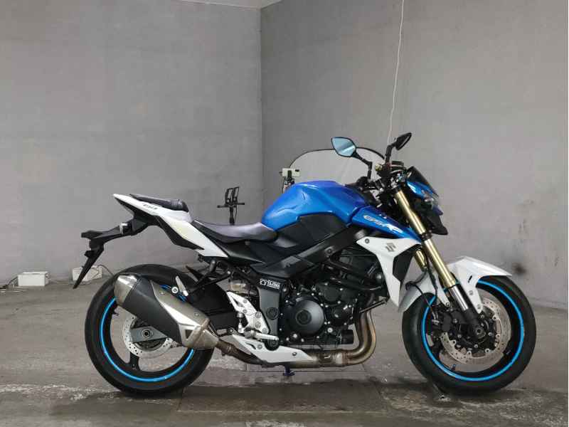 Suzuki GSR750 2013